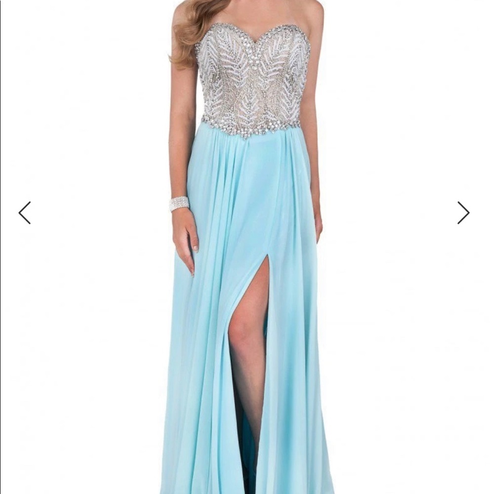 Beautiful evening/ prom dress by Terani